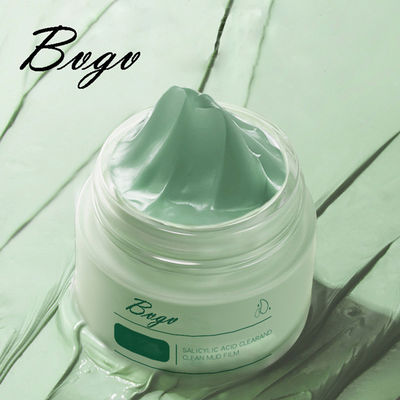 Minimizzi la curcuma Clay Mask dei pori